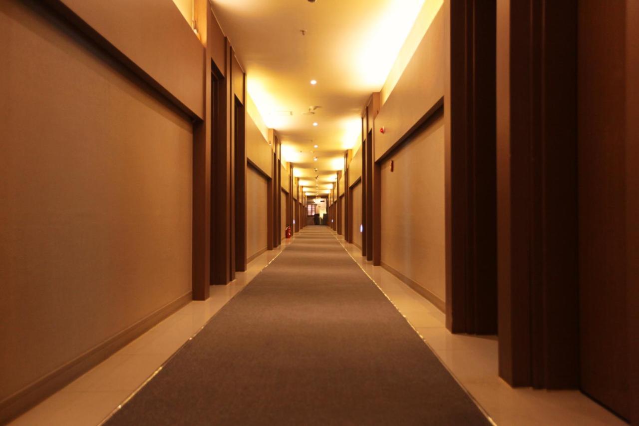 Changwon At Business Hotel Exterior photo
