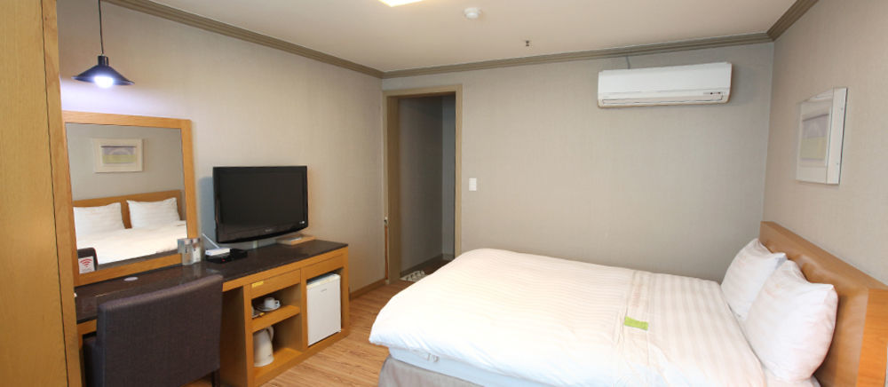 Changwon At Business Hotel Exterior photo